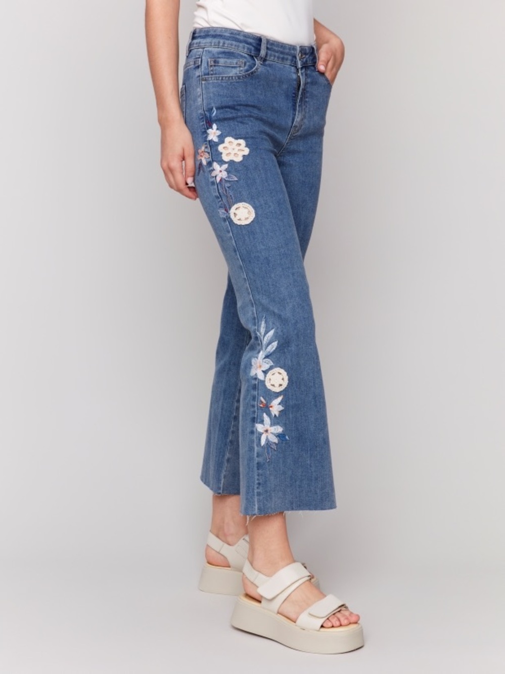Charlie B Floral Embroidered Jeans NWT 10